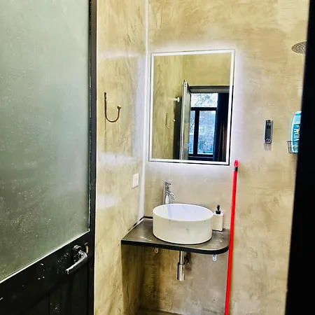 לינה וארוחת בוקר Sa 24