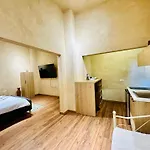 住宿加早餐酒店 Sa 24 地拉那