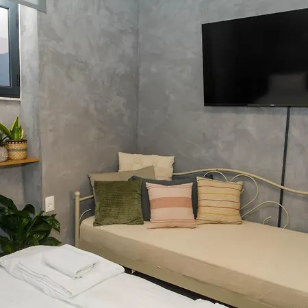 Sa 24 فندق مبيت وإفطار تيرانا