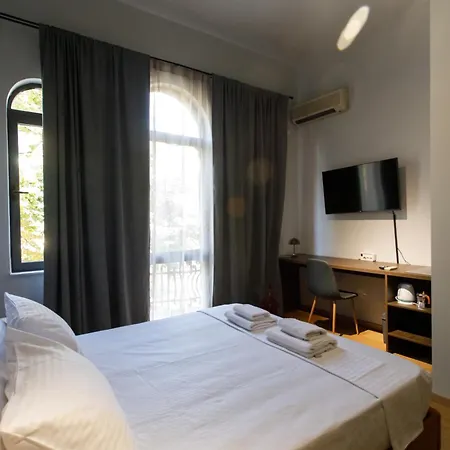 Sa 24 فندق مبيت وإفطار تيرانا